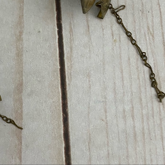 Vintage Goldtone Floral Cuff Bracelet - Picture 7 of 15